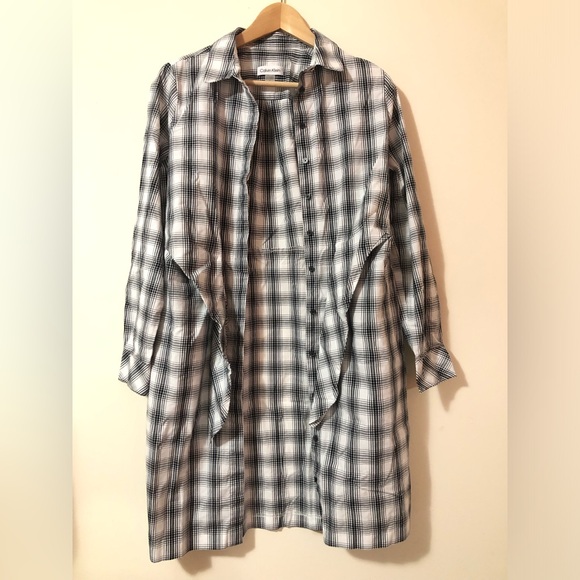Calvin Klein Long-Sleeved Plaid Dress Shirt - Picture 2 of 7